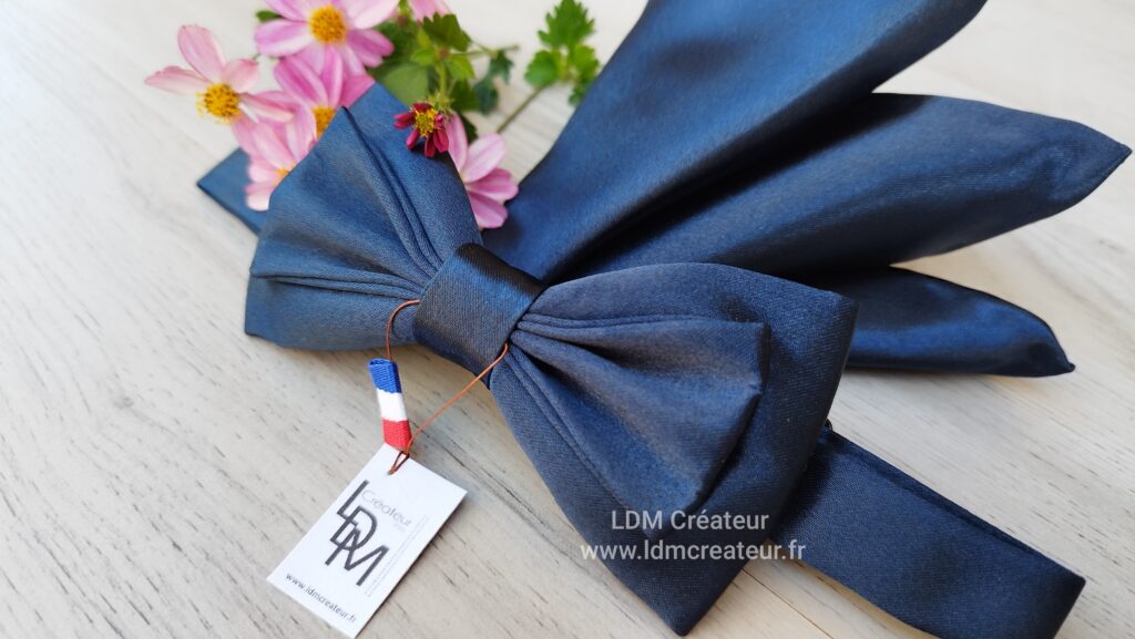 Noeud-papillon-bleu-marine-uni-mariage-pochette-vienne-LDM-Createur